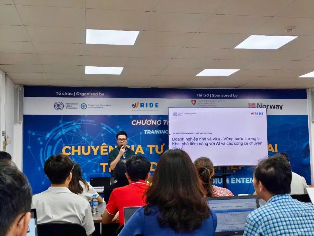 CEO VDX chia sẻ tại Học viện Công nghệ Bưu chính Viễn thông: “Vững bước tương lai cùng AI và Chuyển đổi số”