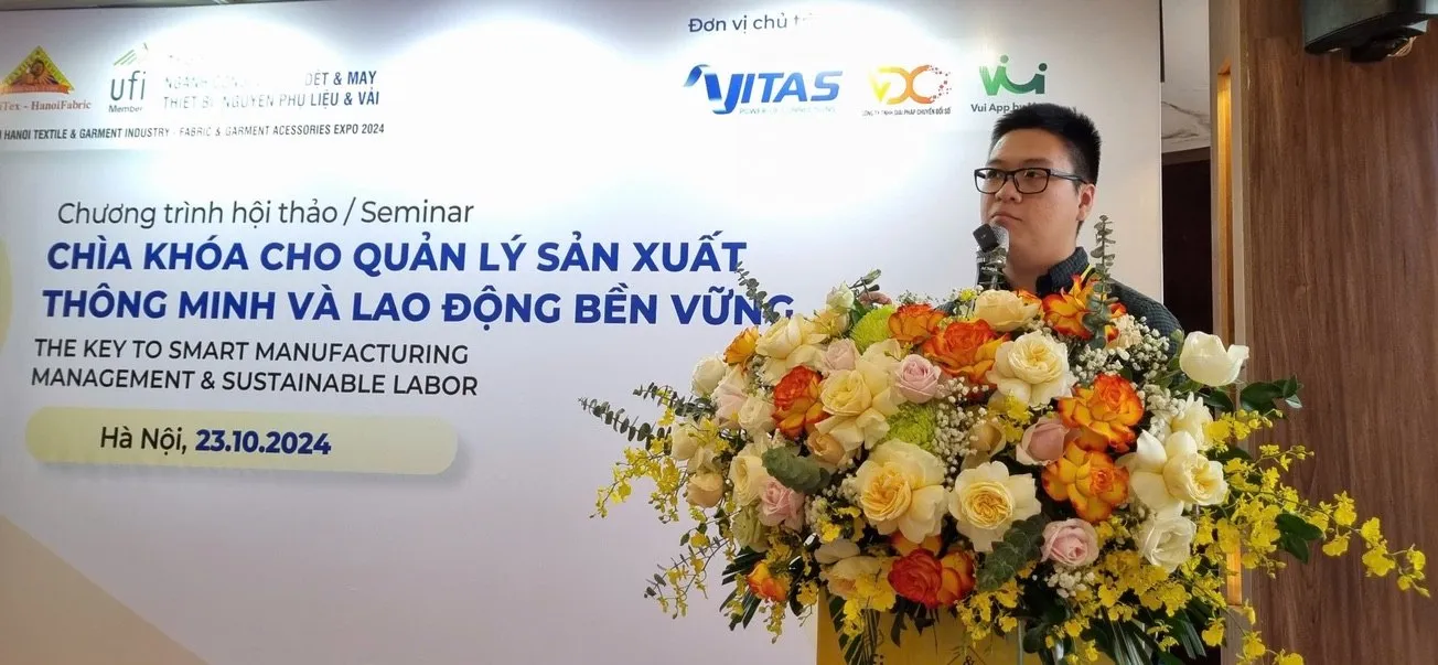 Chuyên gia VDX phát biểu tại hội thảo Chìa khóa cho quản lý sản xuất thông minh