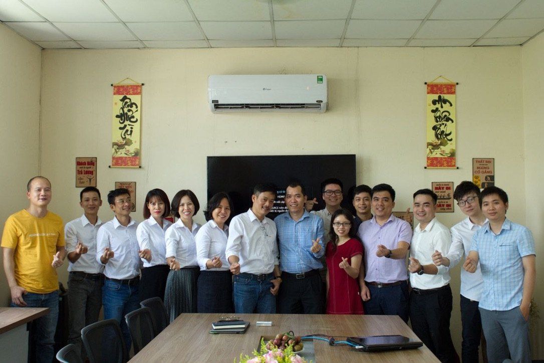 Đội ngũ VDX và khách hàng trong ngày go-live dự án