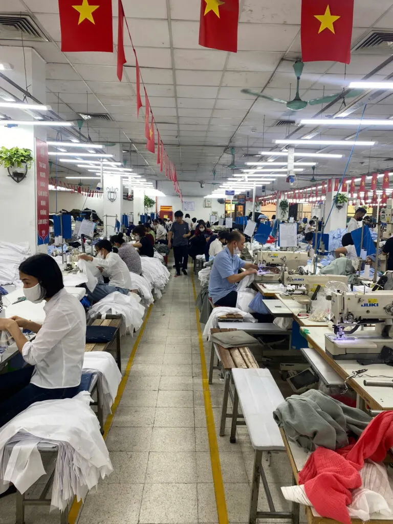 Xưởng may có cần truy xuất nguồn gốc? Giải pháp định danh sản phẩm hiệu quả và tiết kiệm cho doanh nghiệp
